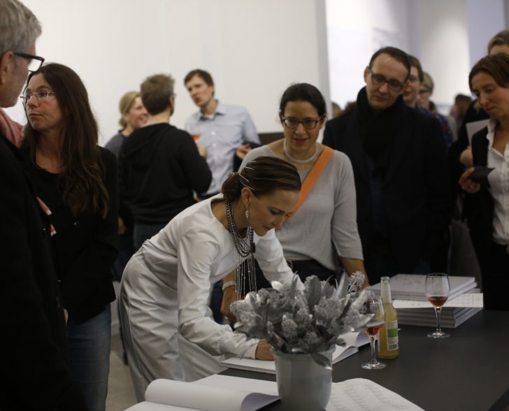 Vernissage Buchsignierung