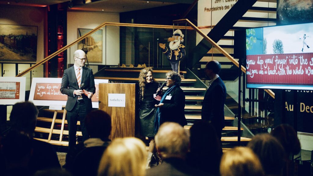 Mein Dank geht an

Dr. Katharina zu Sayn-Wittgenstein / Sothebys für die Versteigerung des Containers

Peter Tamm für das perfekte Ambiente im Maritimen Museum

Hamburg Süd für die liebevolle Organisation der Veranstaltung

und an die herzlichen Gäste.


